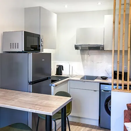 Le Goya, Parenthese Artistique * Кастр